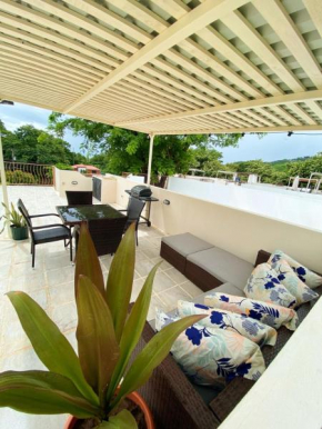 Charming Condo With A Rooftop, Across Beach